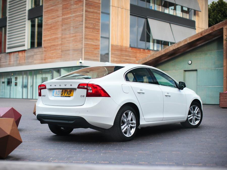  Volvo S60 D3 2010 года  (UK) (фото 17 из 27)